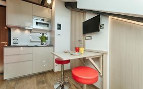 Guesthost - Multifunctional Stylish Studio